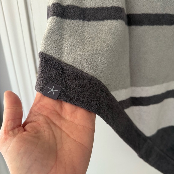 Barefoot Dreams Cape / Shawl One Size Gray Striped sweater - Picture 2 of 7